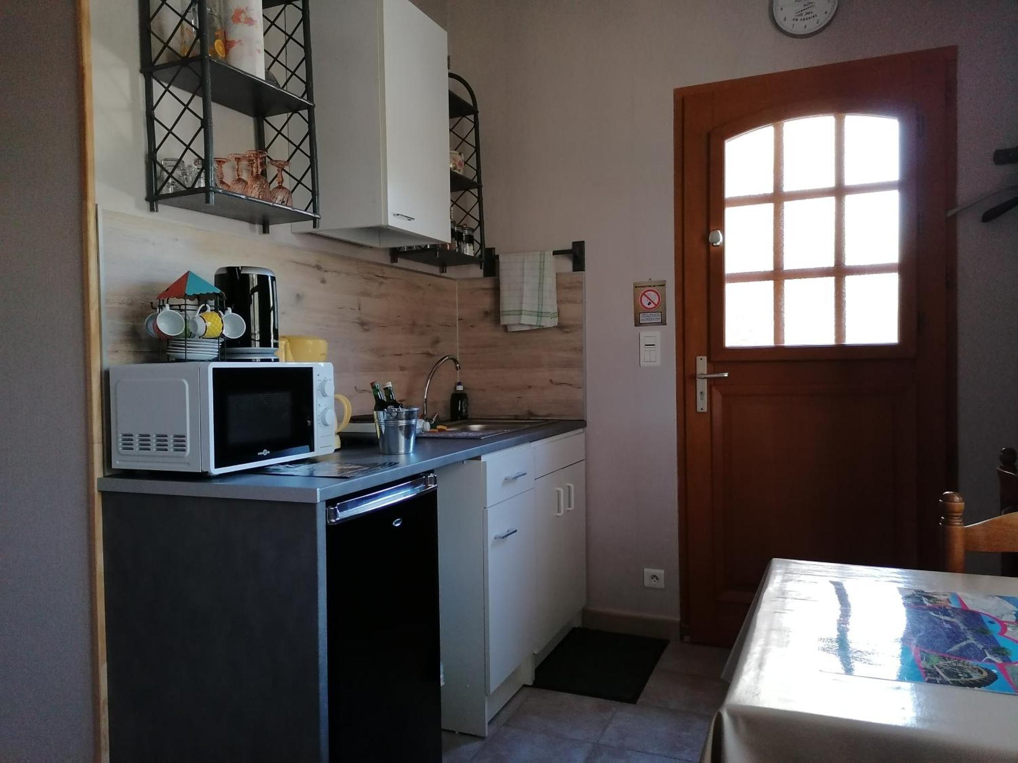 Studio Meuble Independant Chez L'Habitant Uchaux Exteriér fotografie
