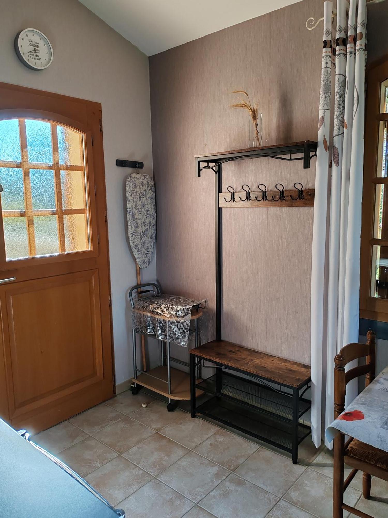 Studio Meuble Independant Chez L'Habitant Uchaux Exteriér fotografie